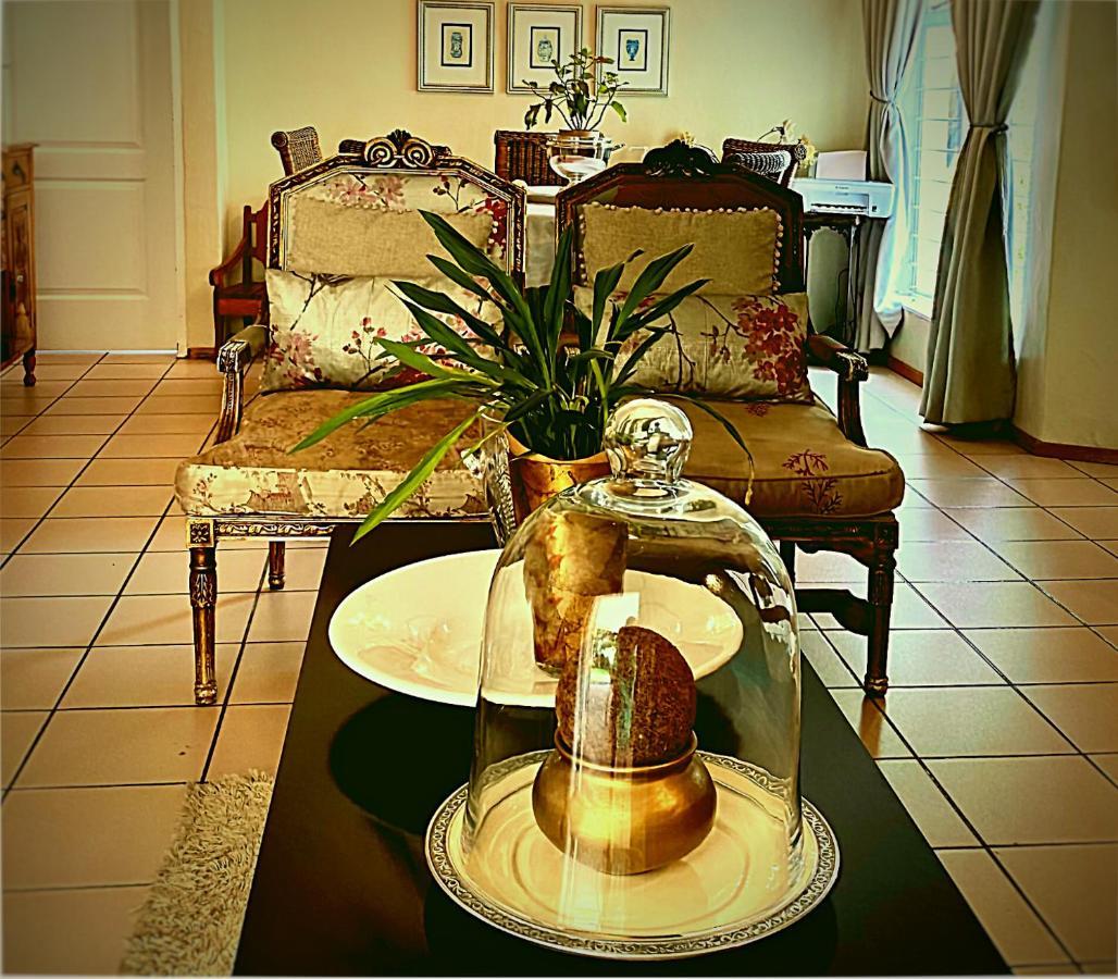 Vair'S Place Guest House In Sandton Paulshof - Apartment, Lux Suites & Spa Joanesburgo Exterior foto
