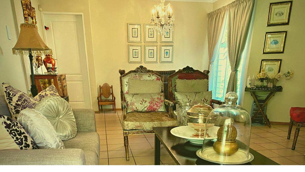 Vair'S Place Guest House In Sandton Paulshof - Apartment, Lux Suites & Spa Joanesburgo Exterior foto