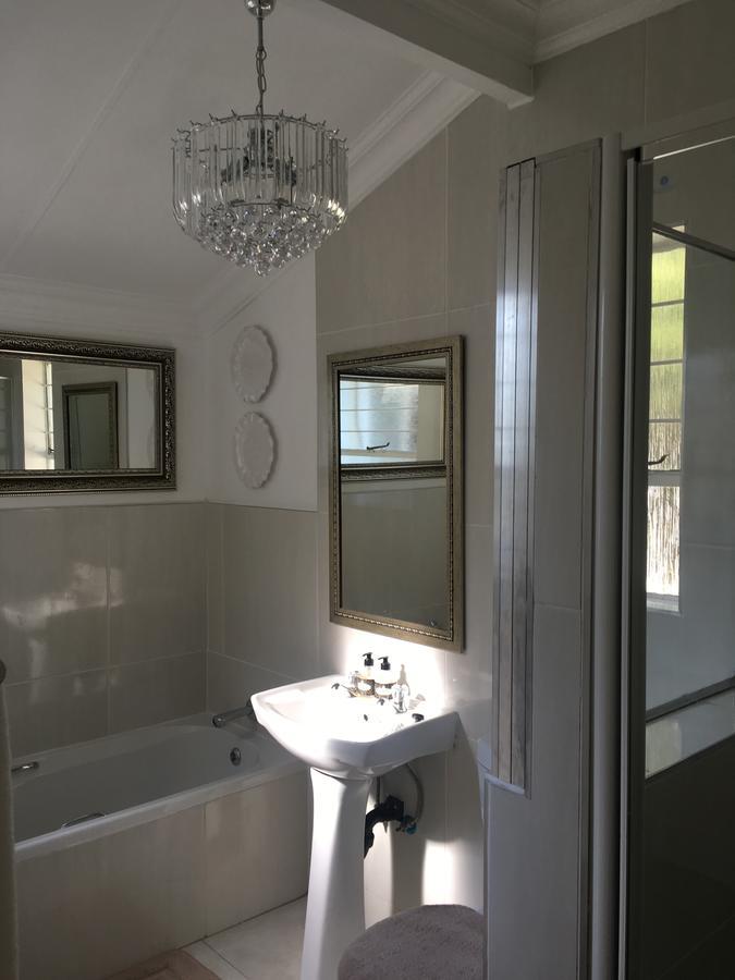 Vair'S Place Guest House In Sandton Paulshof - Apartment, Lux Suites & Spa Joanesburgo Exterior foto