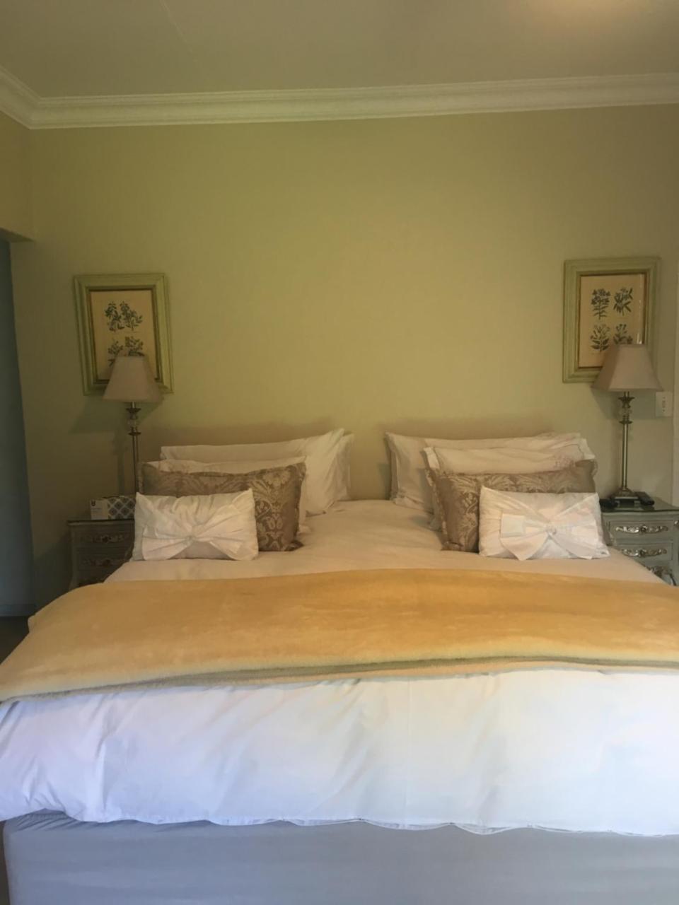 Vair'S Place Guest House In Sandton Paulshof - Apartment, Lux Suites & Spa Joanesburgo Exterior foto